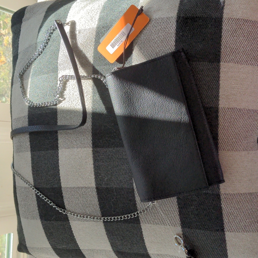 NWT Gianni Conti Crossbody with metal link strap Italian